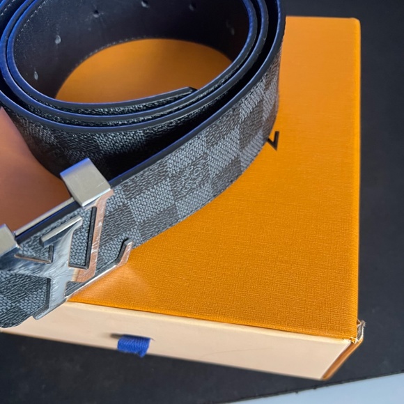 Louis Vuitton Belt and Box Checkers Print - Picture 3 of 3
